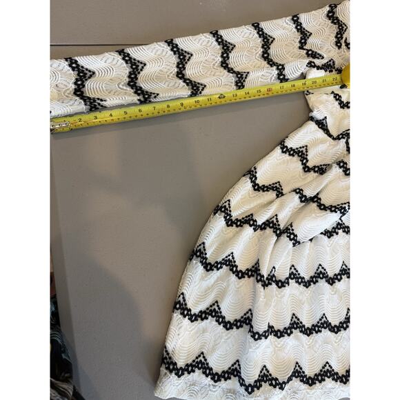 Vintage Y2K Guess Womens Lace Chevron Dress Size 14 Sheer Cocktail Party Event - Picture 14 of 14